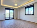 Продать трехкомнатную квартиру, 75 м², этаж 3 из 5. Фото 3