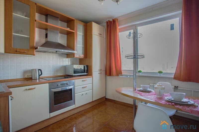 3-комн. квартира, 82 м&sup2;