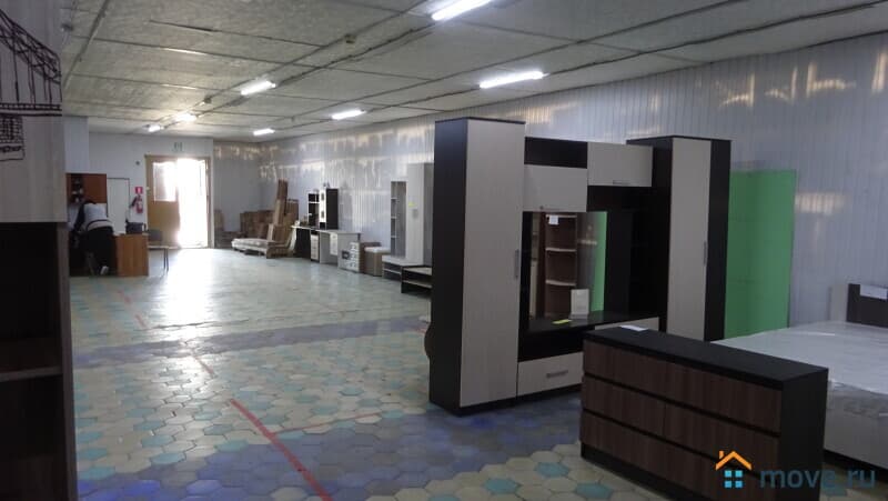 нежилое здание, 250 м²