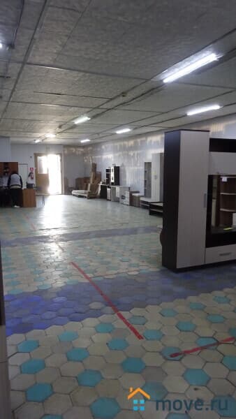 нежилое здание, 250 м²