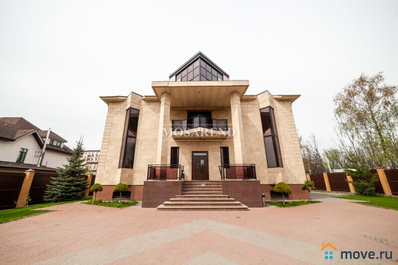 коттедж, 1300 м&sup2;