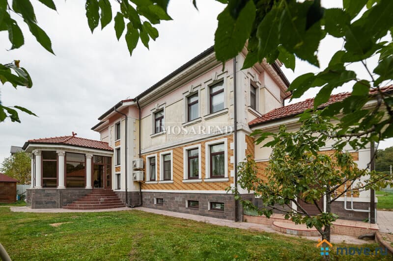 коттедж, 650 м&sup2;