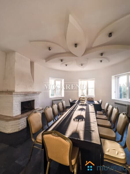 коттедж, 600 м&sup2;