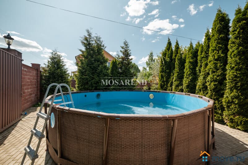 коттедж, 750 м&sup2;