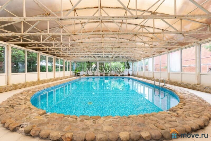 коттедж, 600 м&sup2;