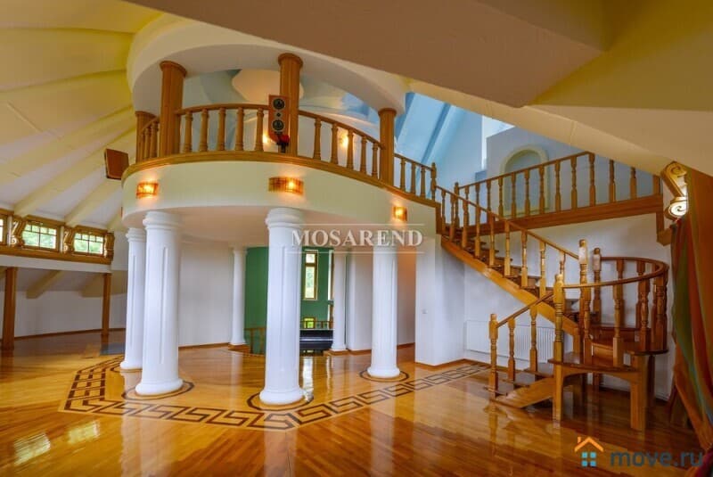 коттедж, 700 м&sup2;