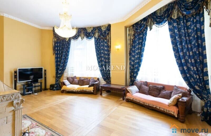 коттедж, 550 м&sup2;