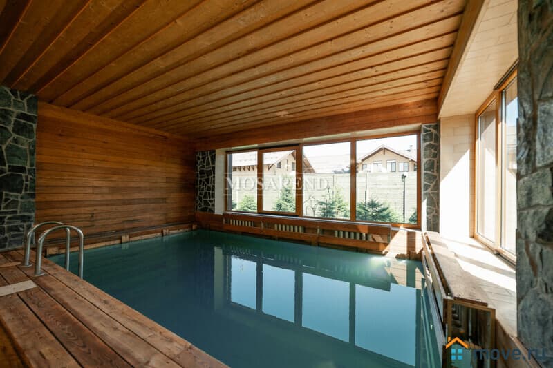 коттедж, 300 м&sup2;