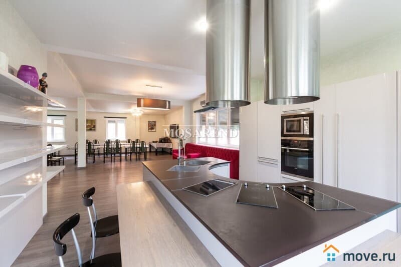 коттедж, 600 м&sup2;