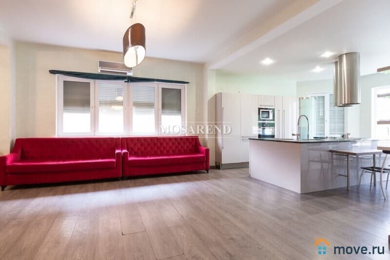 коттедж, 600 м&sup2;