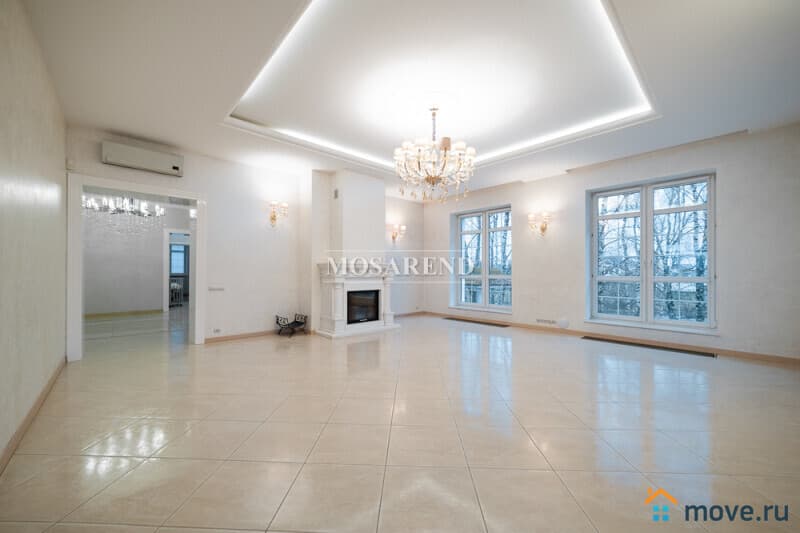 коттедж, 900 м²