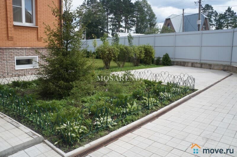 коттедж, 550 м²