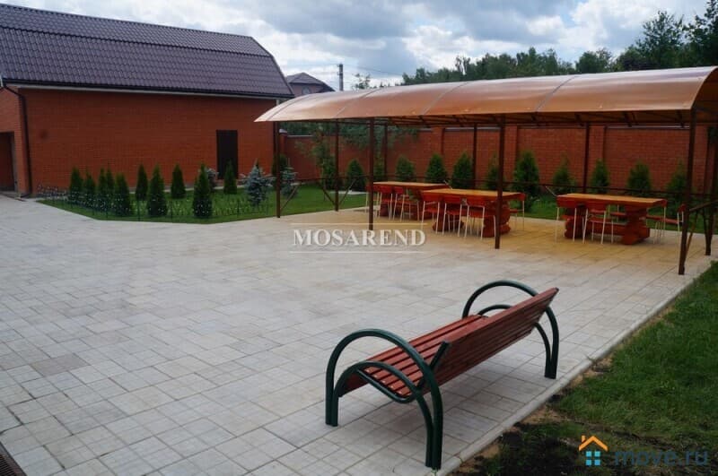 коттедж, 550 м²