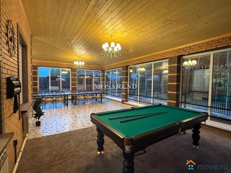 коттедж, 300 м²