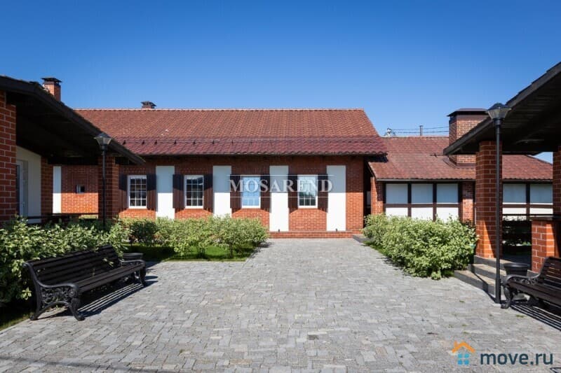 коттедж, 250 м²