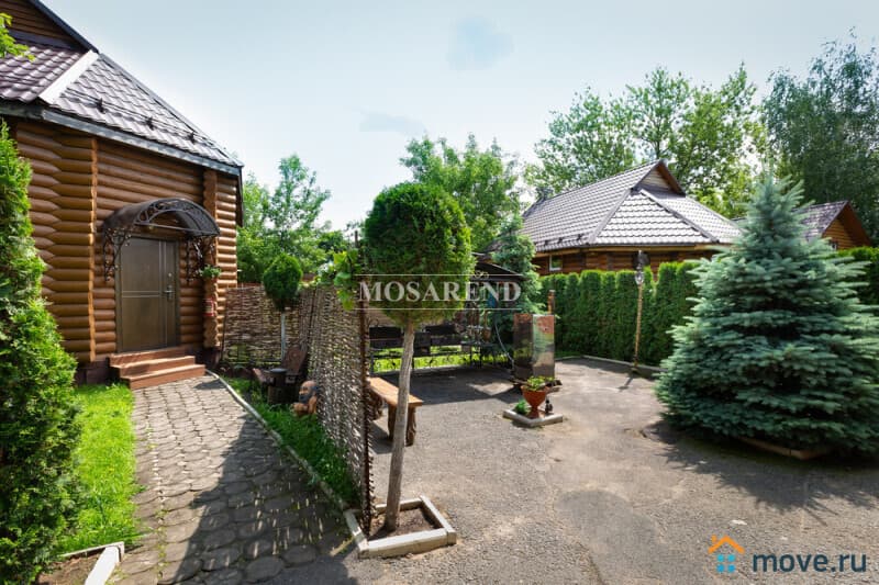 коттедж, 300 м²