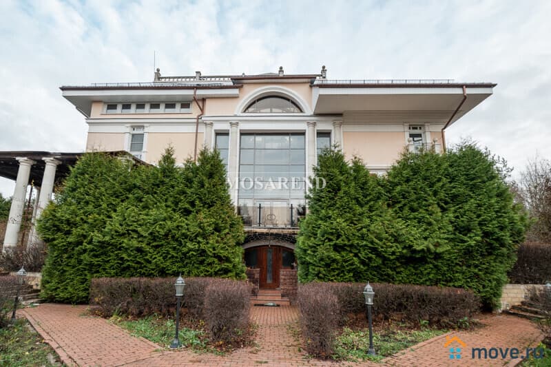 коттедж, 1300 м&sup2;