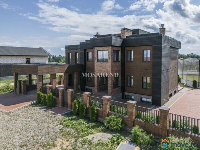 коттедж, 700 м&sup2;