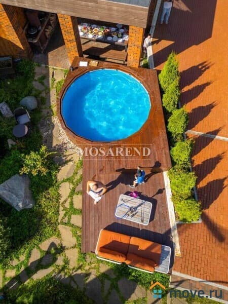 коттедж, 700 м&sup2;