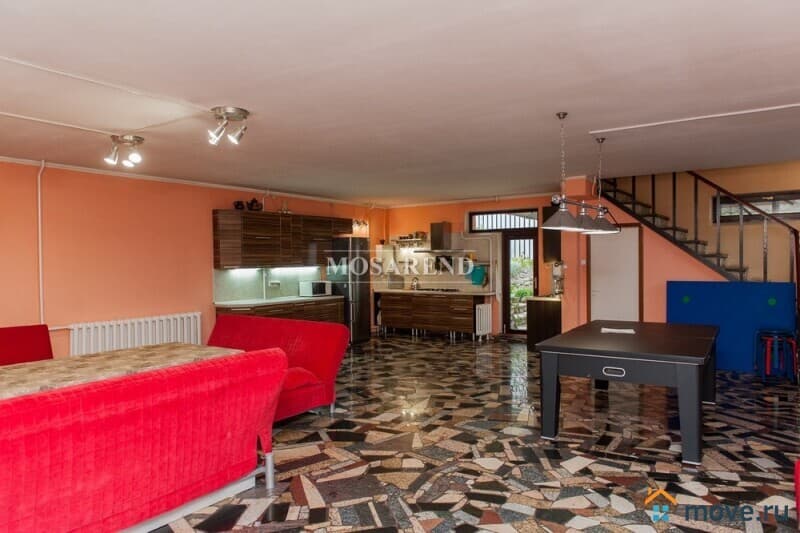 коттедж, 240 м²