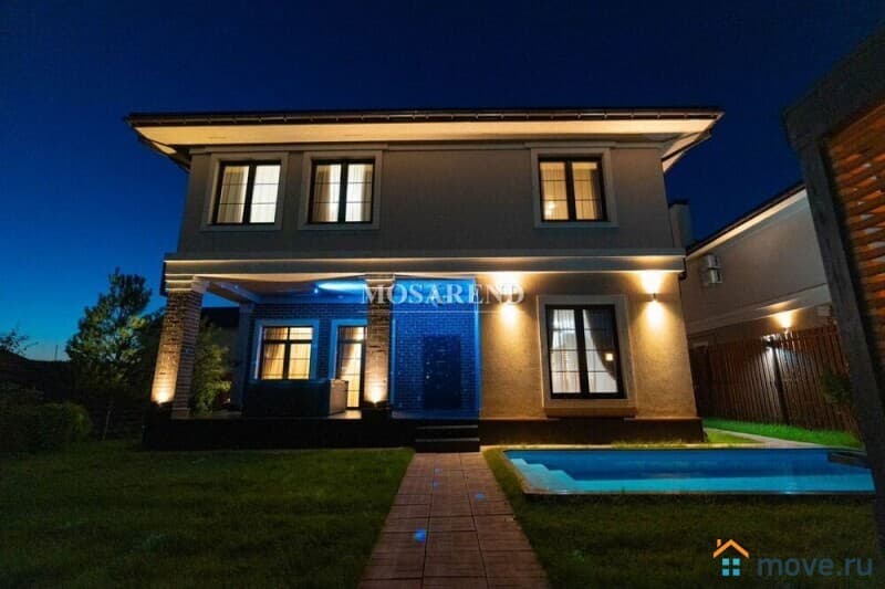 коттедж, 300 м&sup2;