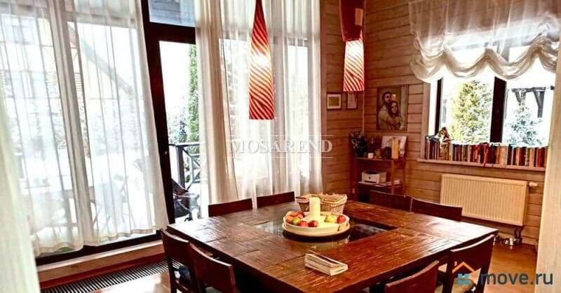 коттедж, 225 м&sup2;