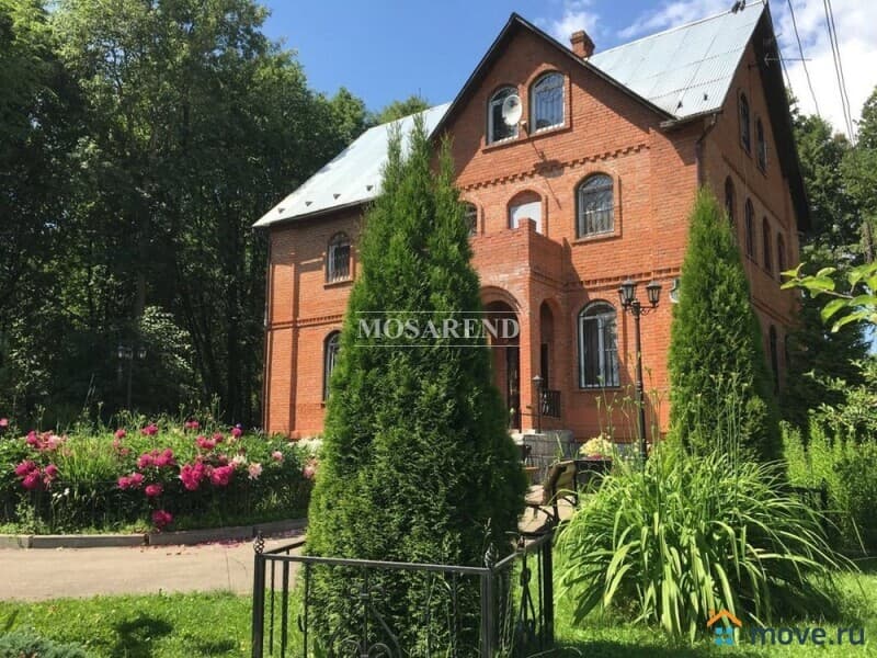 коттедж, 400 м&sup2;