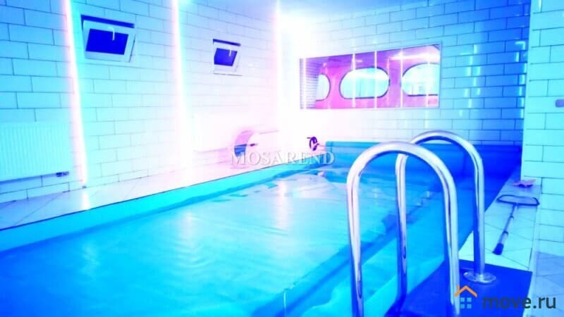 коттедж, 300 м&sup2;