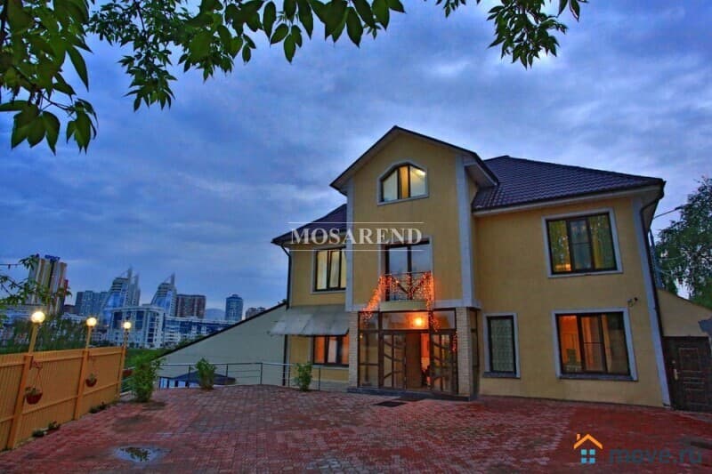 коттедж, 500 м&sup2;