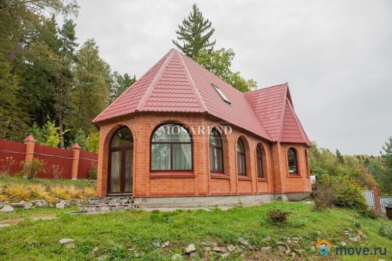 коттедж, 280 м&sup2;