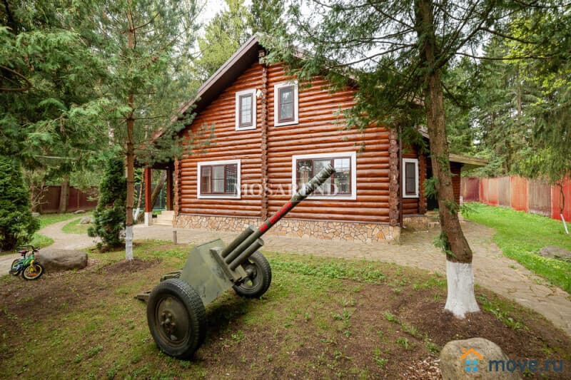 дом, 300 м&sup2;