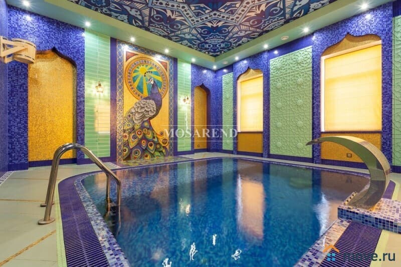 коттедж, 1350 м&sup2;