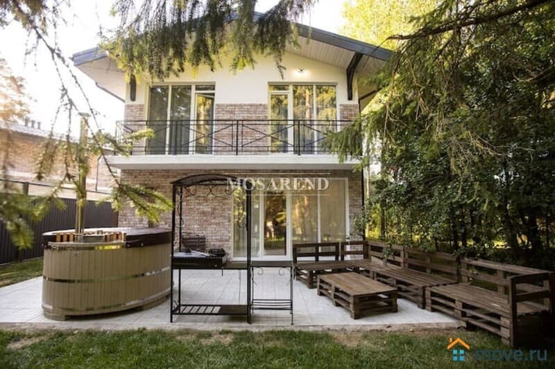 коттедж, 150 м&sup2;