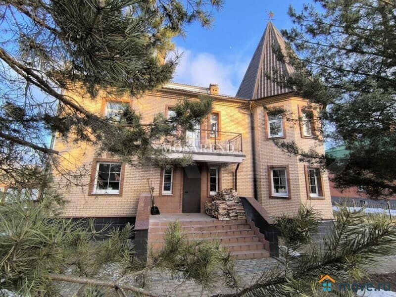 коттедж, 600 м&sup2;