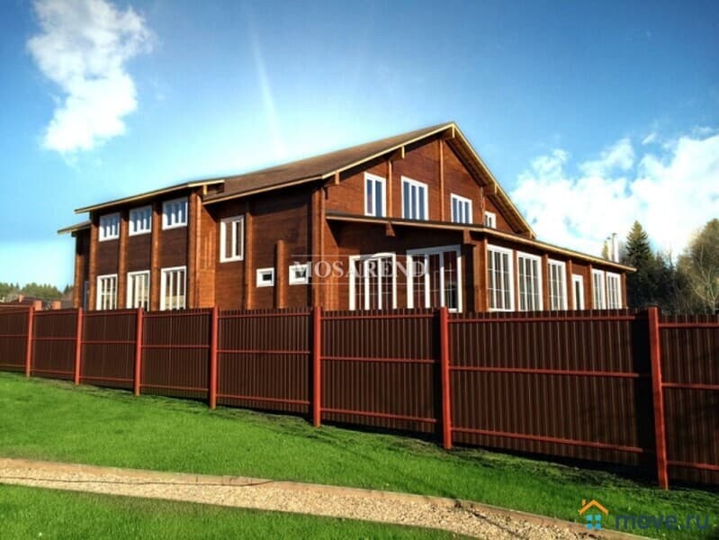 коттедж, 900 м&sup2;