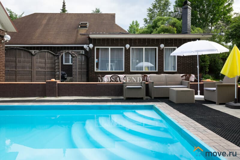 коттедж, 300 м&sup2;