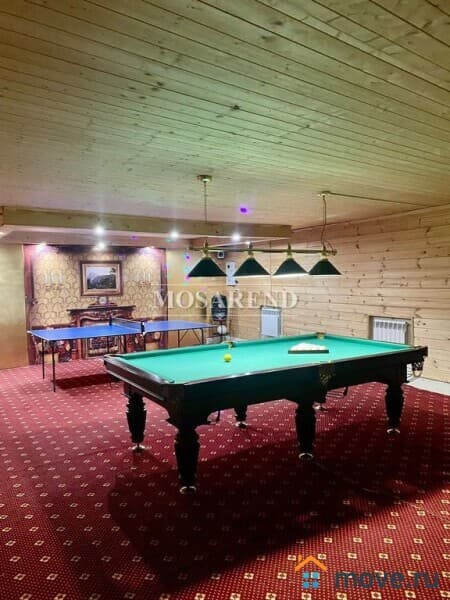 коттедж, 300 м&sup2;