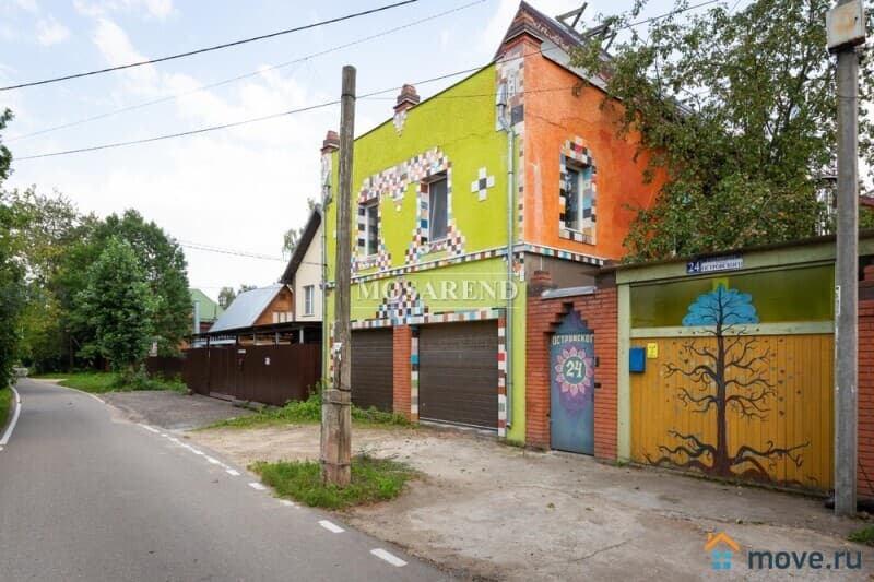 коттедж, 180 м&sup2;