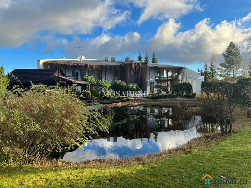 коттедж, 600 м&sup2;