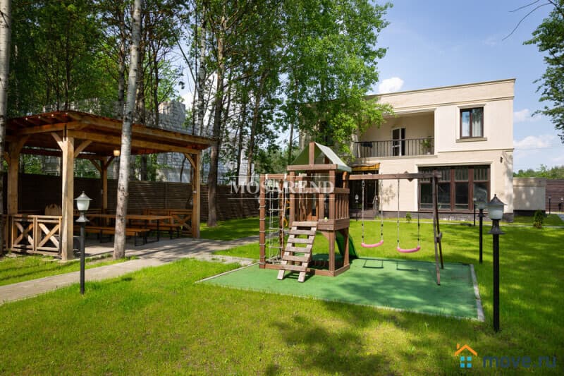 коттедж, 350 м&sup2;