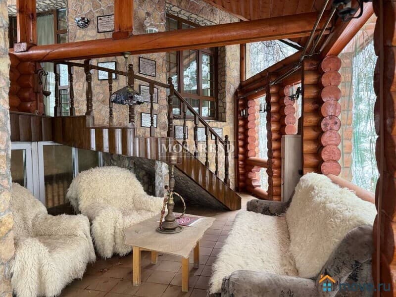 коттедж, 600 м&sup2;