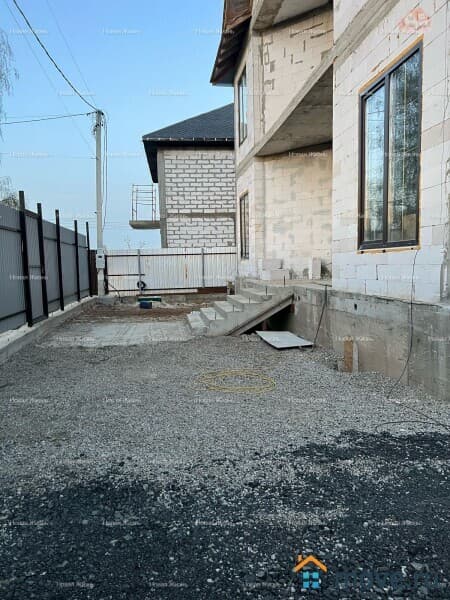 дом, 300 м&sup2;