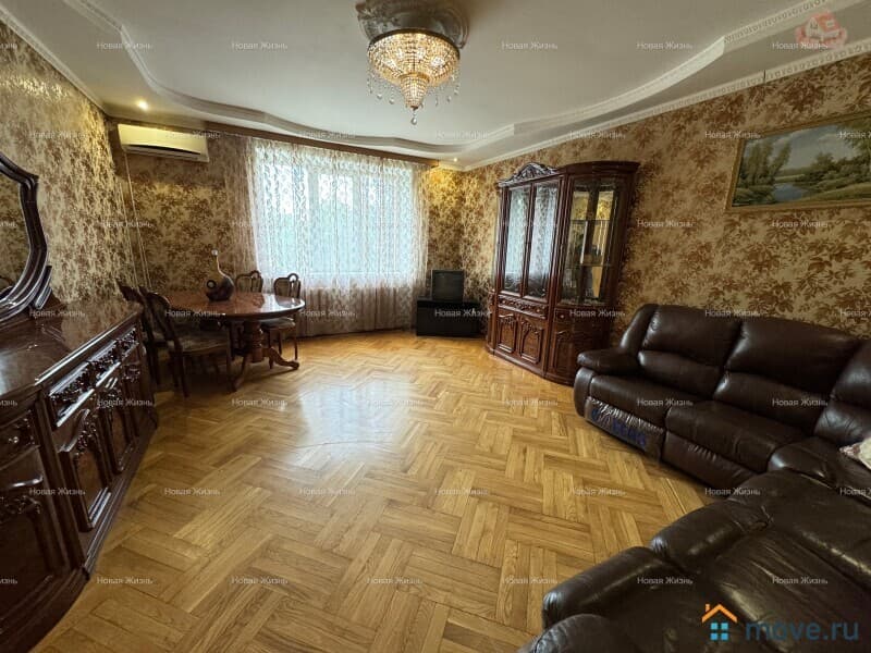 дом, 325.5 м²
