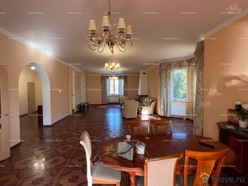 дом, 700 м&sup2;