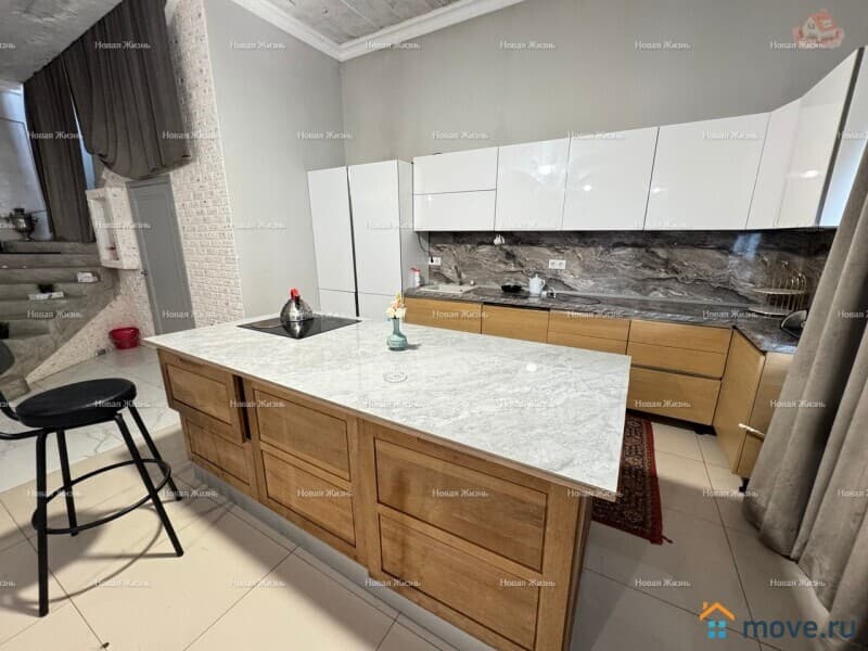 дом, 650 м&sup2;