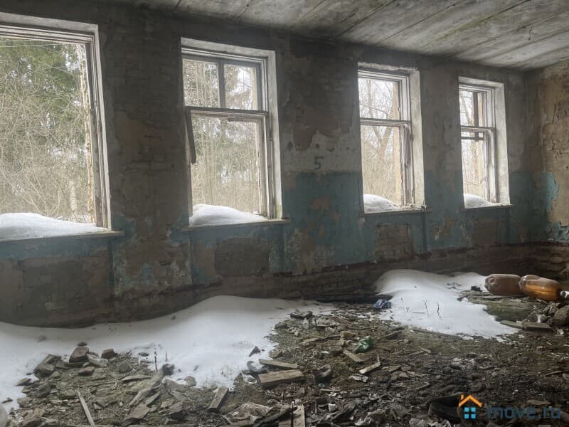 нежилое здание, 1248 м²
