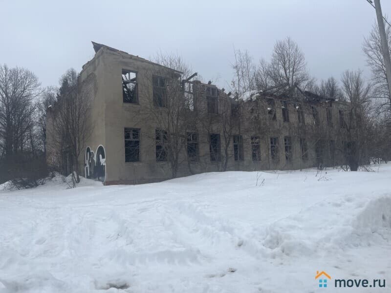 нежилое здание, 1249 м²
