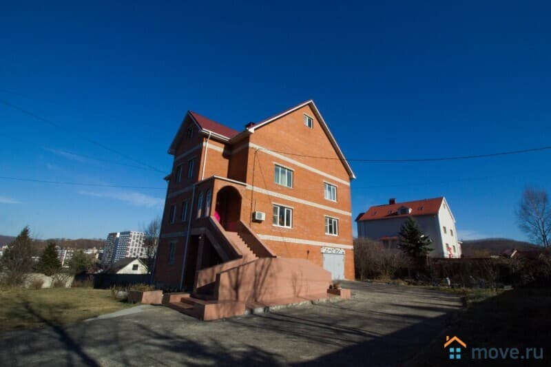 коттедж, 735 м²