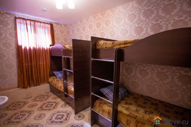 койко-место, 150 м²