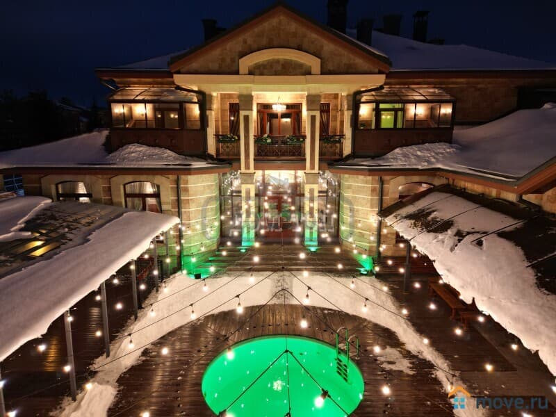 коттедж, 800 м²